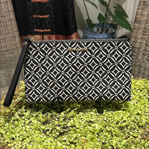 Michael Kors Black and White Patterned Wristlet - Picture 1 of 7